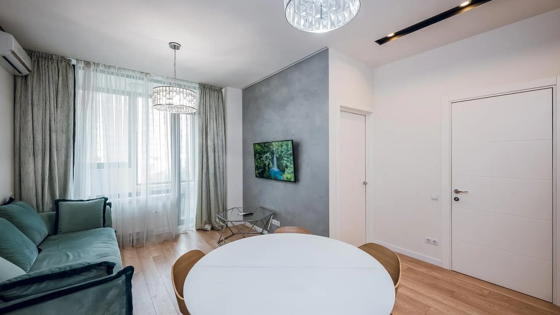 Petrovdom Apartments 8-59 In Rc Tetris Hall, Dilova Street 1-2 キエフ