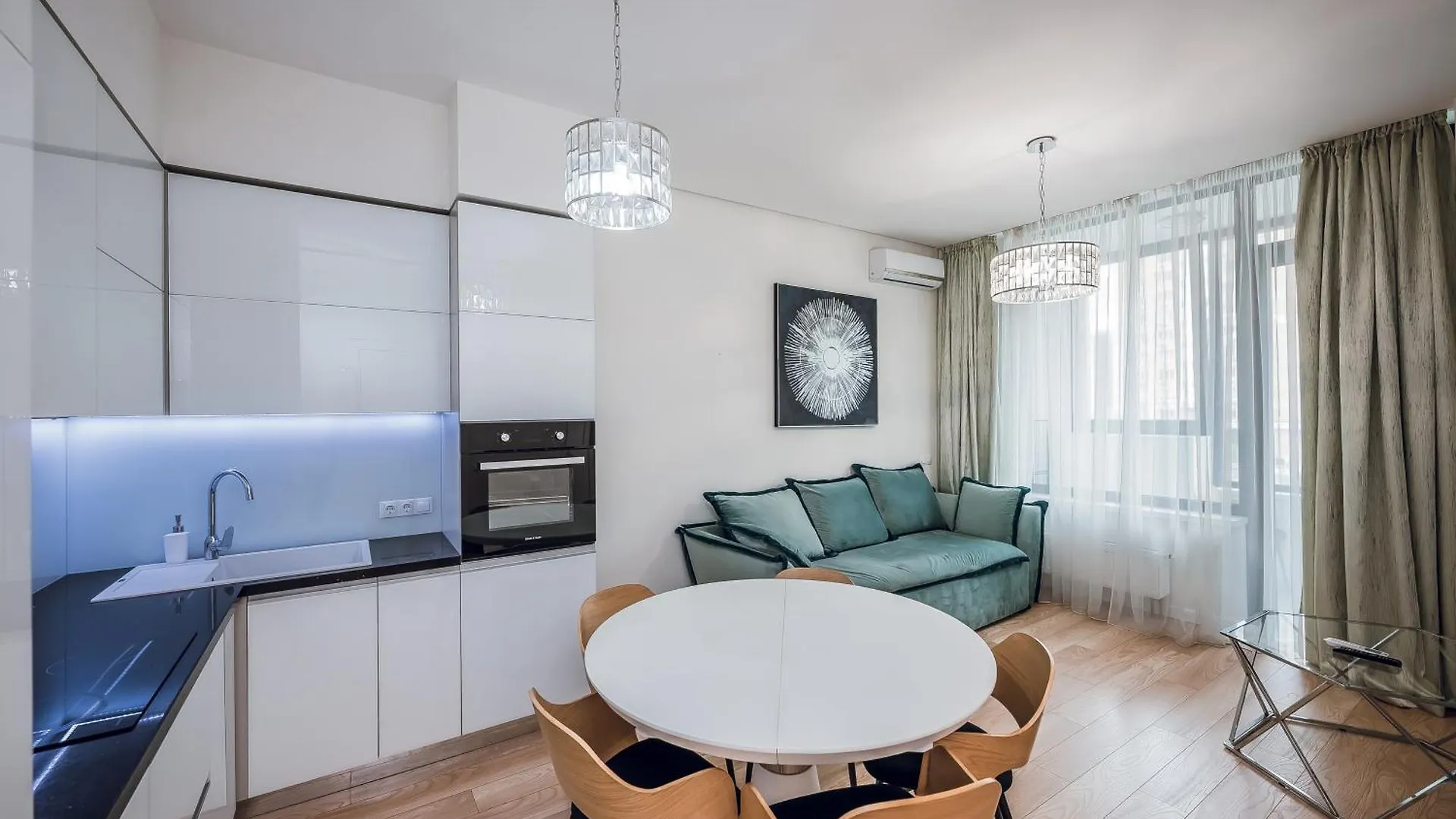 Petrovdom Apartments 8-59 In Rc Tetris Hall, Dilova Street 1-2 キエフ ウクライナ